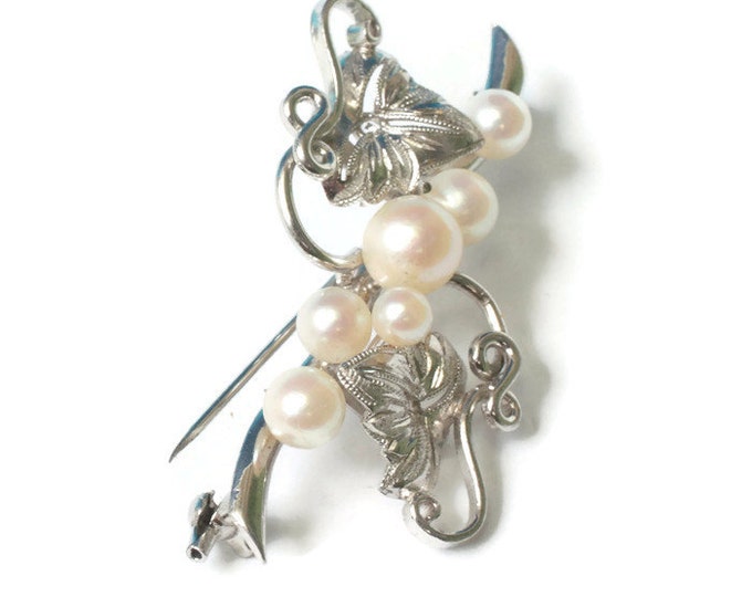 Cultured Pearl Brooch Silver Leaves and Vines Vintage