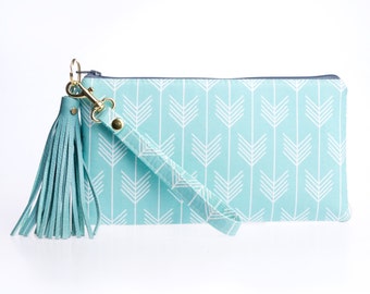 Mint Wristlet, Bridesmaids Clutch, Smart Phone Bag, Smart Phone Wristlets, Custom Made Wristlets, Bridesmaids Gifts, Phone Bags