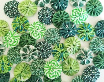 40 Assorted Green Prints 1 inch Fabric Miniature Yo Yos Applique Quilt Pieces Scrapbooking Embellishments