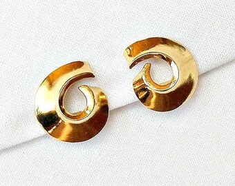 Vintage MOD Earrings, 1960s Abstract Gold Swirl Earrings, Retro Clip On Earrings, Mid Century Earrings.