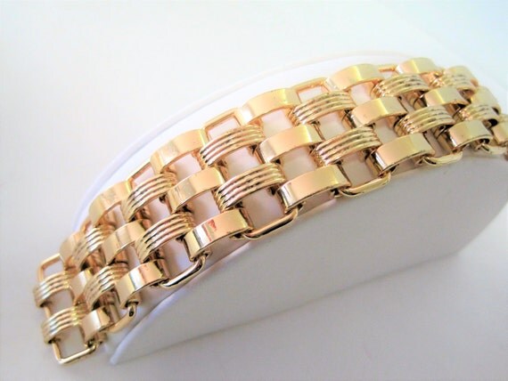 Gold Link Bracelet - Wide Links - Excellent Condition -