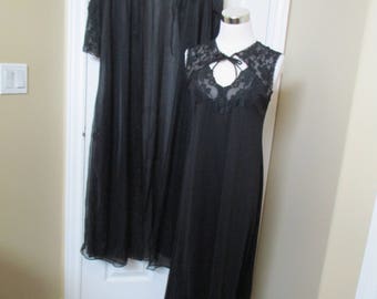 Vintage Peignoir, Robe & Gown, Negligee size M,1970's, Blanche for Erika McGowan