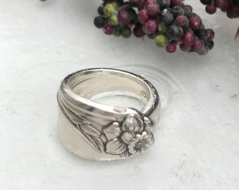 Sterling Silver Plate Spoon Ring Pattern: Daffodil circa 1950