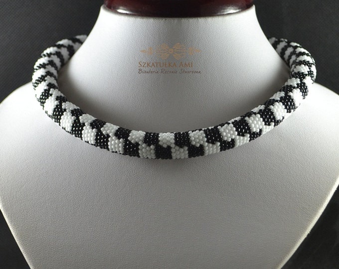 Checkerboard Necklace black and white Crochet hook tube necklace Seed beads Rope crochet Gift womens girls Grille necklace