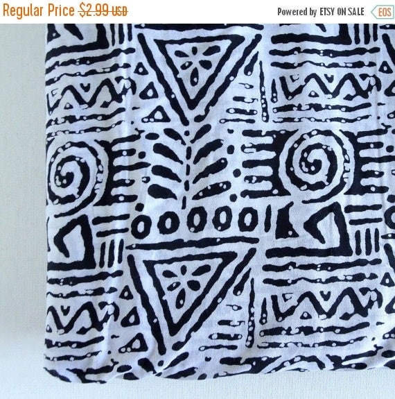ON SALE Geometric Black and white Fabric, Indian cotton, Fabric with border, sewing, bag making, patchwork, quilting, Half Yard, SALE