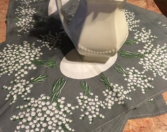 Vintage Luncheon Napkins and Placemats with Center Mat