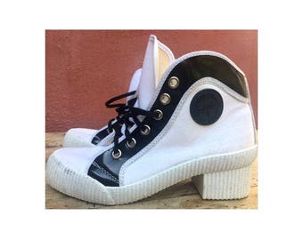 1980s white canvas laced heeled platform SNEAKERS // New Old Stock 80s Sneakers //size eu 40- uk 6.5- us 8