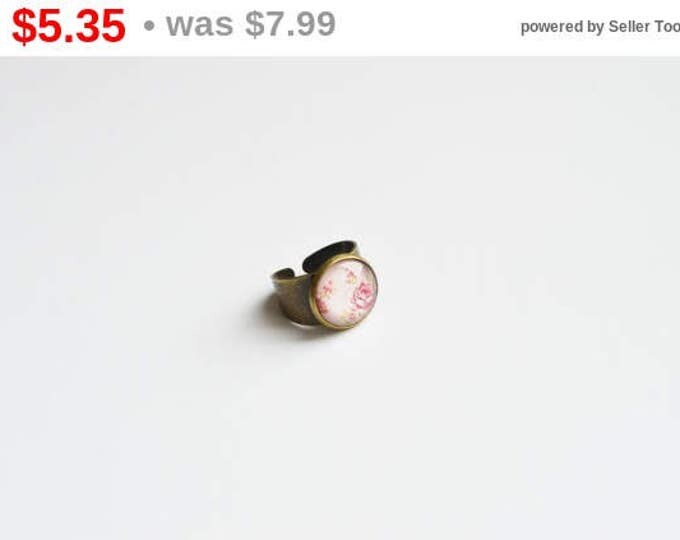 VINTAGE FLOWERS Dimensionless ring with round plug from glass with floral ornament