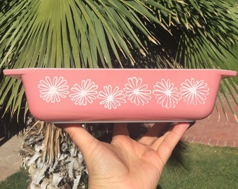 Pyrex Pink Daisy 575 Space Saver