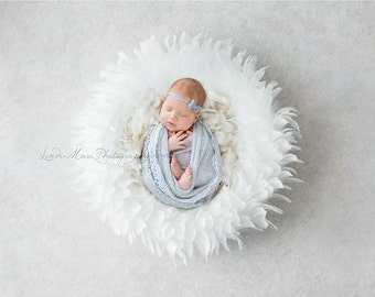 Newborn Digital Backdrop White Feather Ring