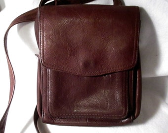 Beautiful Vintage Fossil Bag 1954 in excellent condition lots of pockets.