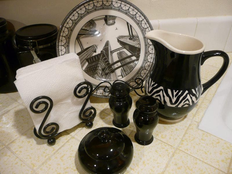 Black and White Decorative Plate & Kitchen Accessories 6piece