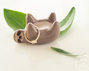 Sloth ring holder - Clay sloth ornament - Sloth figurine - Sloth jewelry organizer - Sloth art - Sloth gifts - Gift for her -Valentines gift
