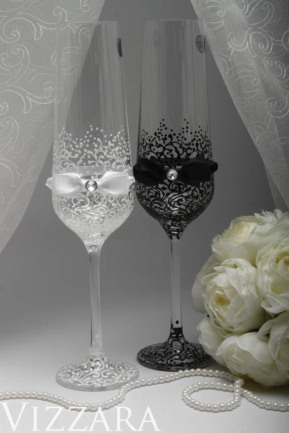 Toasting Glasses Black Champagne Flutes Bride And Groom 1739