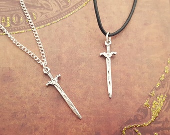 Sword Necklace, Medieval Jewellery, Fantasy Jewelry, Knight Necklace, Historical Gift, Roleplay Fan, MMORPG Necklace, Gamer Gift, Weapon