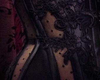 Waist cincher underbust corset covering "moles"