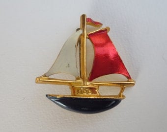 Badge with ship, sailing ship, galleon, sailing craft, pirate ship, yawn, badge, pin, clothespin, cloth decor, sea wolf, brooch