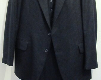 A Men's Vintage 80's,3pc Navy Blue Pinstriped Suit By DOMINIC D'BRUZZI.42L (35x33)