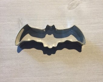 4.5 inch Bat cookie cutter - baking supply, halloween party, Batman birthday, kids birthday, baby shower, cookie supply, Halloween cookies