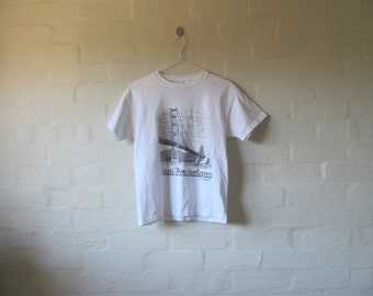 minimal san fran illustration tee