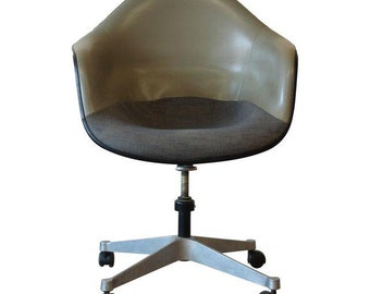 Charles Eames for Herman Miller Swivel Armchair