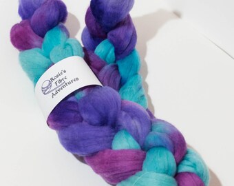 Merino wool roving for spinning. UK indie dyer. Ideal for handspinning. Braid of wool roving. Merino fibre for spinning. Fiber for spinning.