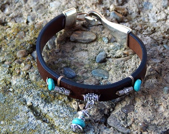 Bracelet strap leather and pearls