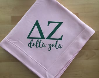 Delta Zeta Blanket; Sweatshirt Blanket; Sorority Gift; Sorority Blanket; Big little sorority; Delta Zeta Gift