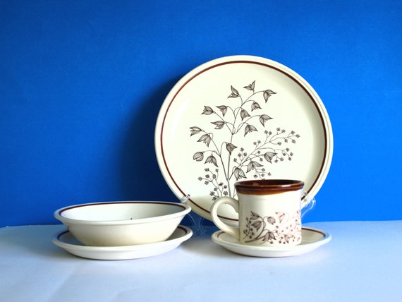 Biltons Tableware Brown & Cream Flowers Dinner Set England Biltons Tableware Brown & Cream Flowers Dinner Set England