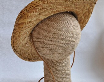 Mannequin. Hand made mannequin Head. Hat Display stand. Wig Head Stand. Ecological. Featureless.