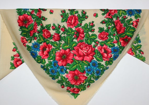 Items similar to Vintage Ukrainian/Russian Pavlovo-Posad Shawl/Scarf ...