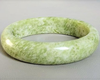 Bracelet bangle of Chinese Xiu Nephrite jade gift for her valentine gift