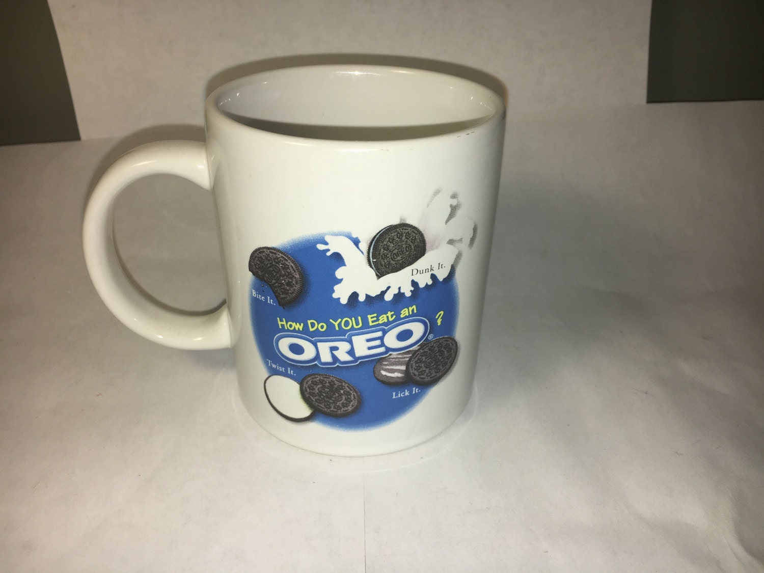 Collectible Oreo Mug How do you eat an Oreo White Blue 