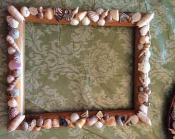 Shell embellished picture frame