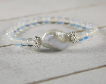 White Baroque Pearl and Faceted Moonstone Stretch Bracelet, Pearl and Moonstone Bracelet, White Pearl Bracelet, Womens Bracelet
