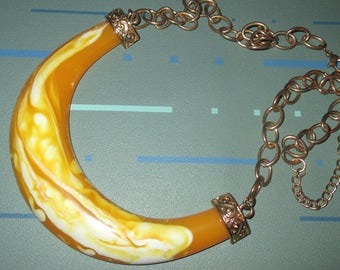 Vintage MOD Yellow and White Marbled Lucite Plastic Cresent Necklace