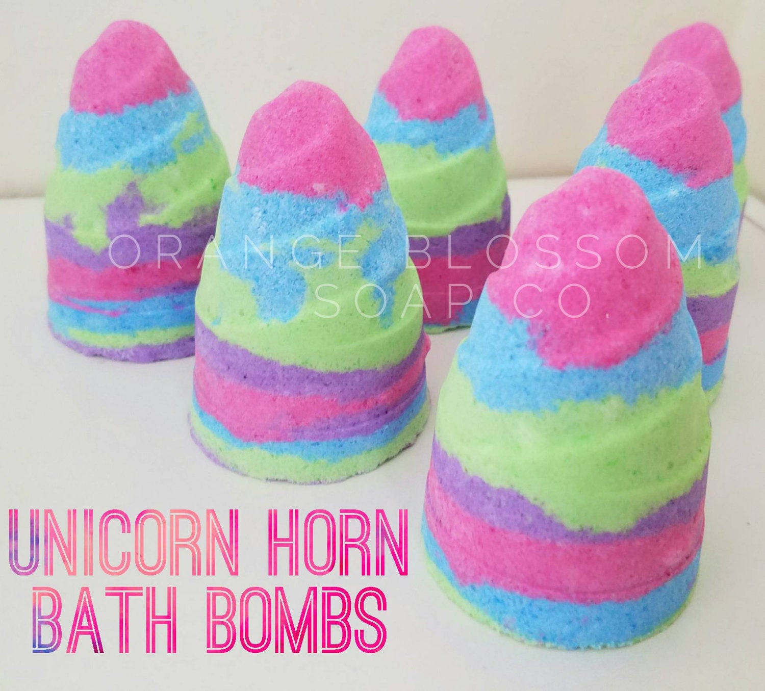 Love Struck Unicorn Horn Bath Bomb glitter fizz foam bath