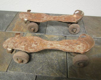 pair of Chicago Skate Co. Ware Bros. Rusty metal ROLLER SKATES size 9** Aug 15 1914