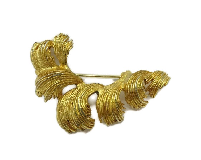 Hattie Carnegie Gold Tone Curved Leaf Pin, Vintage Signed Designer Brooch