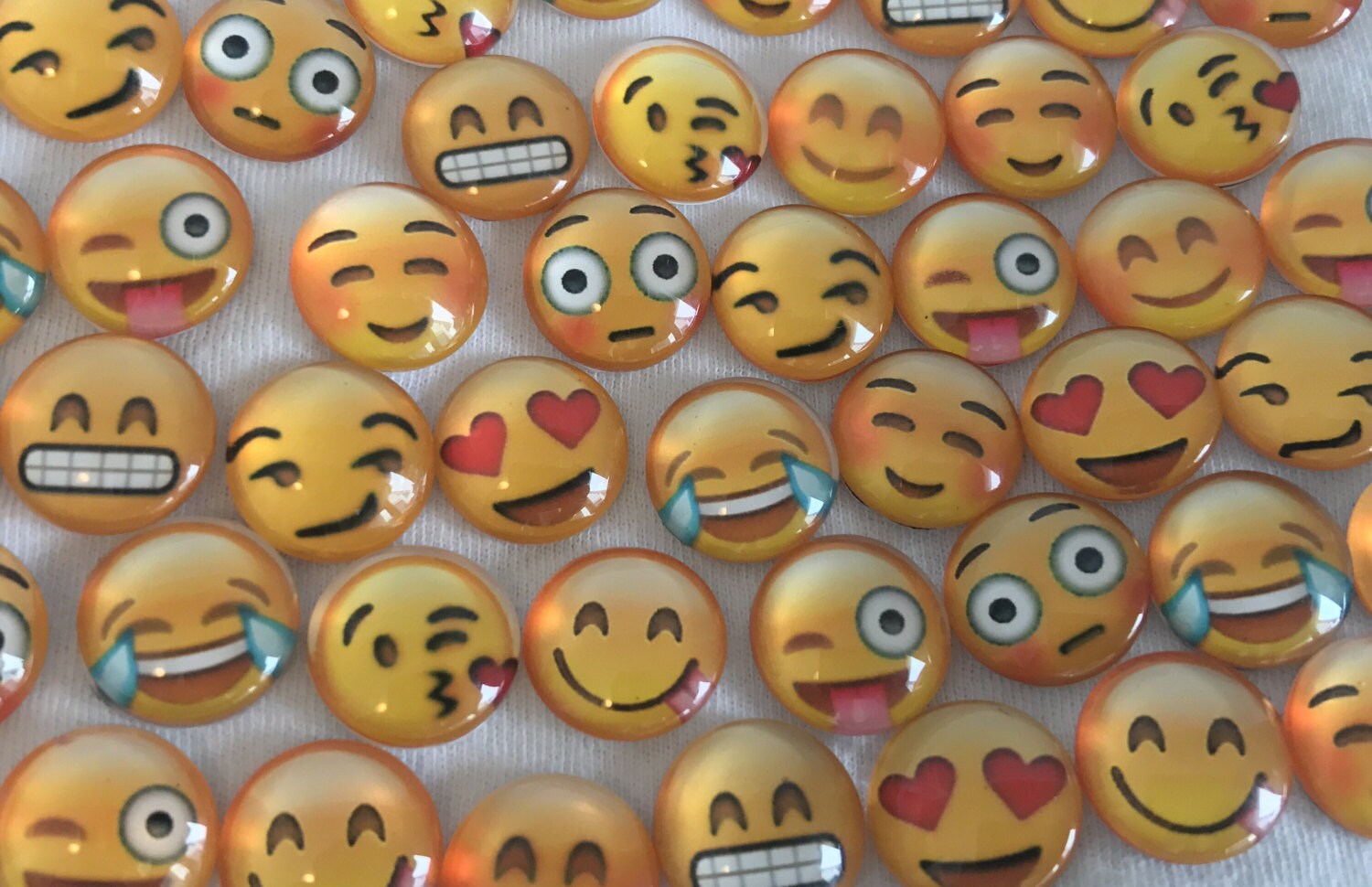 Emoji Thumbtack or