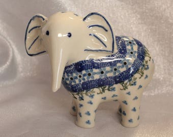 blue porcelain elephant