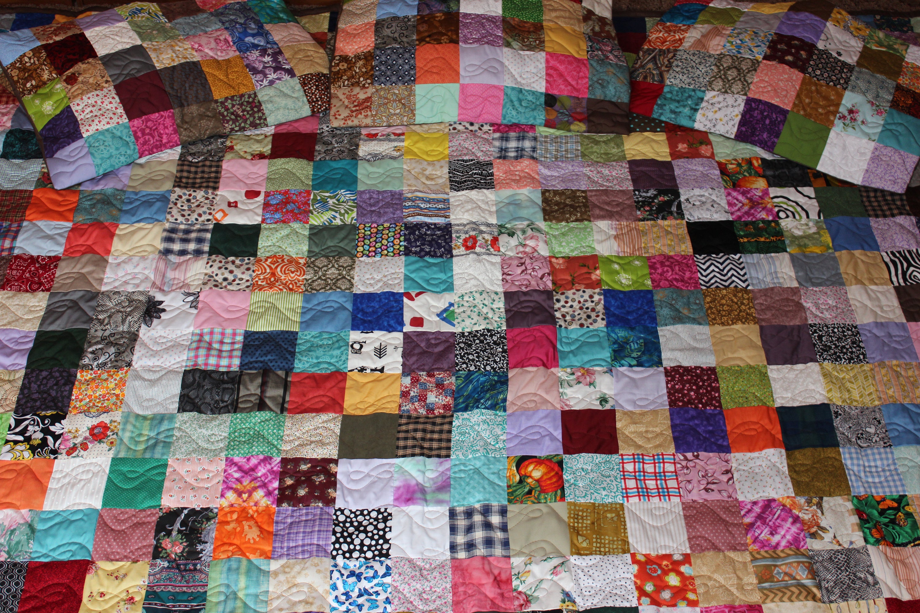 Scrappy Patchwork Quilt Cal. King Size Quilt