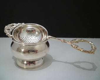 TEA STRAINER. Vintage Style Tea Strainer. Elegant English Style Silverplate Teastrainer. Teatable Accoutrement.