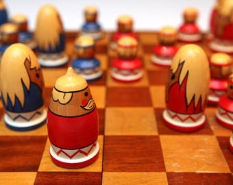 Vintage Original Chess Set From Soviet Union - Kaunas (Lithuanian) -1980's. Hand-painted, Velvet Covering and Nice Soviet Art! - Rare(14)