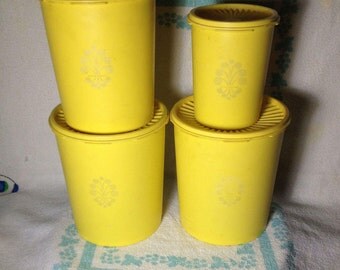 Vintage Tupperware Canister set - Harvest Gold