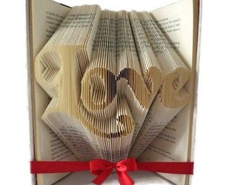 Love book folding pattern. DIY Valentine's gift. Word art love. Create your own book sculpture. Free tutorial