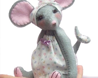 Miss Stitch soft toy felt mouse sewing kit
