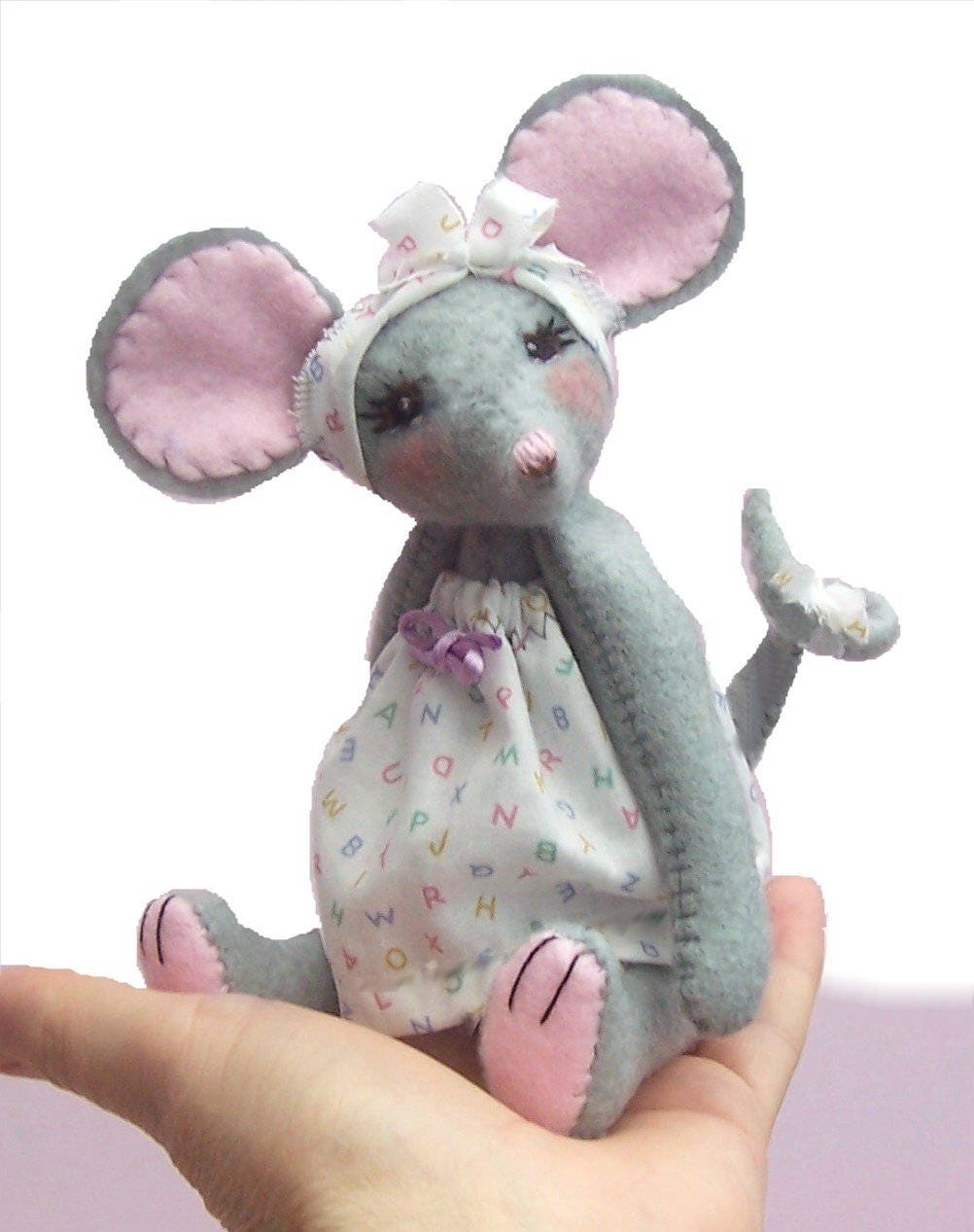 Miss Stitch soft toy felt mouse sewing kit