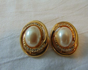 Vintage Gold and Pearl GIVENCHY Clip Earrings V-EAR-600