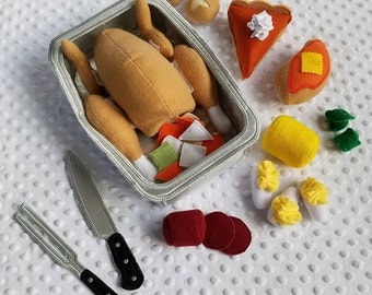Play Food , Felt Food , Holiday Dinner Play Set , Turkey with Stuffing Pocket and Detachable Parts , Thanksgiving Meal with All the Fixings